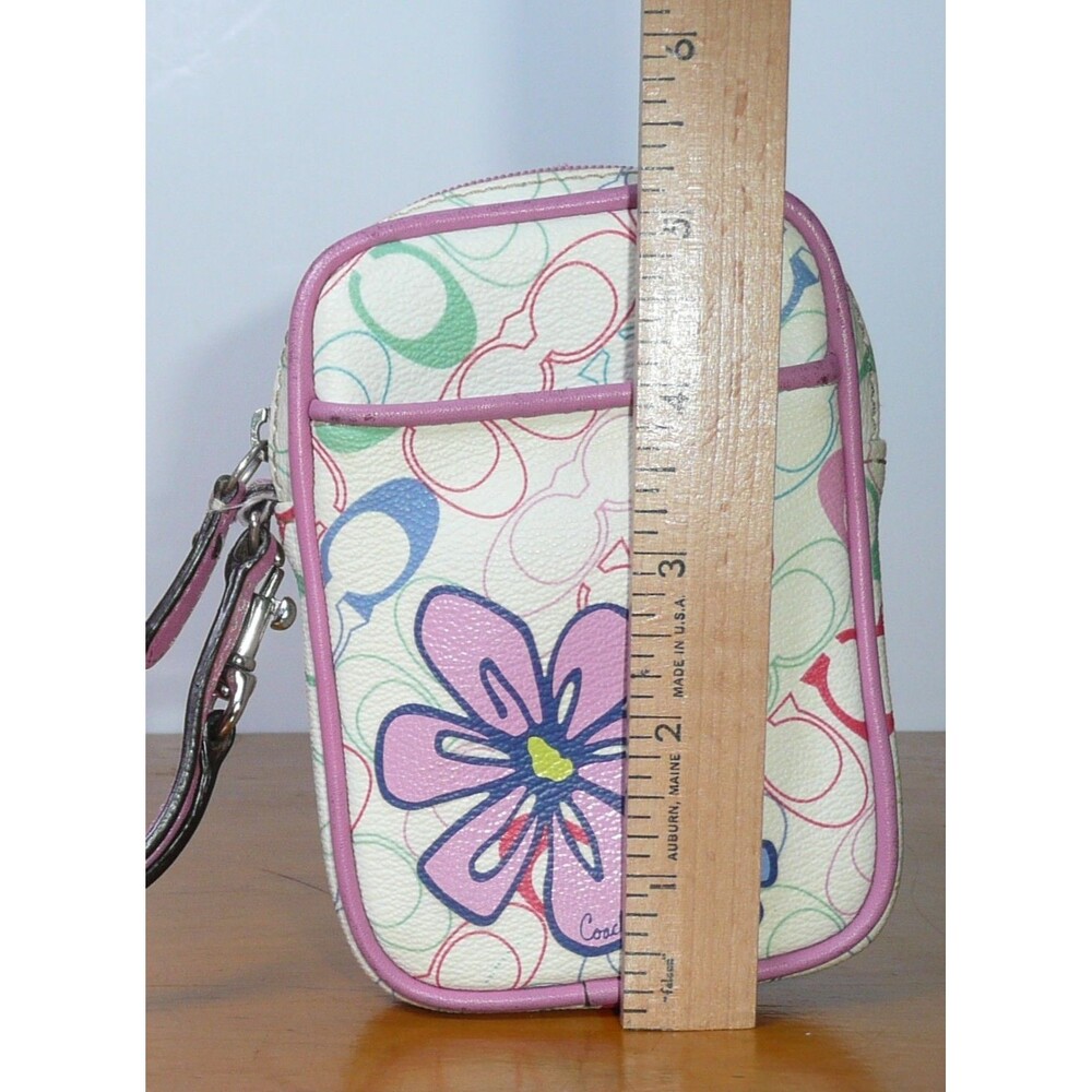 Extremely Rare VTG Coach Y2K Pop Floral Monogram C Digital Camera Wristlet Pouch - Picture 2 of 6